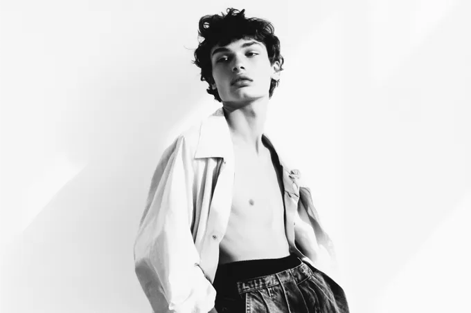 Timeless Elegance in Monochrome - Пример 3