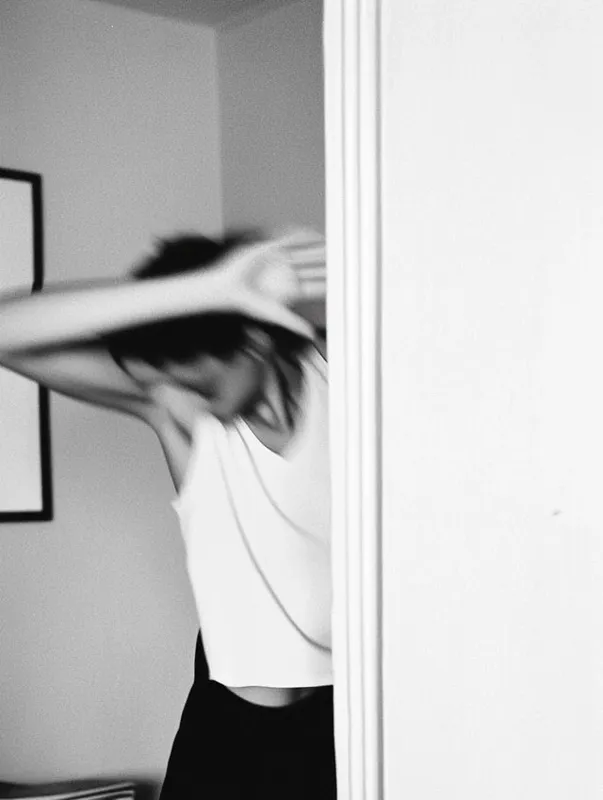 Blurred Monochrome Emotion - Пример 1