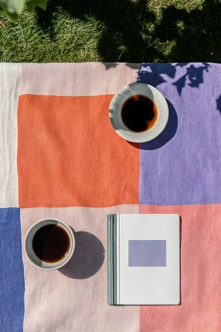 Vibrant Minimalism in Nature - Пример 2