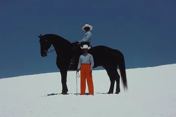 Retro Futurism in Bold Reds - Пример 1