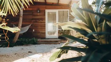 Natural Intimacy and Warmth - Пример 3